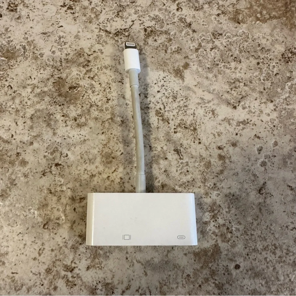 Genuine Apple Lightning to VGA Adapter